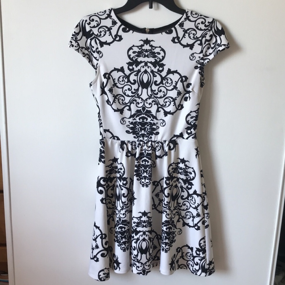 Short sleeve casual dress